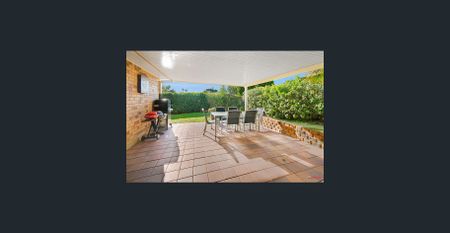 LOVELY FAMILY HOME - GREAT LOCATION - Photo 2