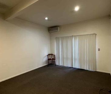 54 Lynwood Road, New Lynn, Auckland - Photo 1