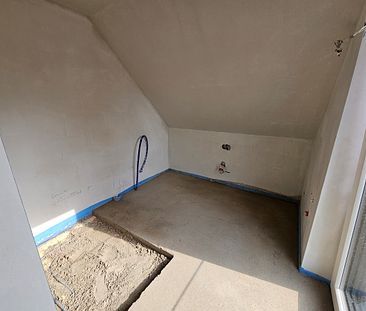 Zolderstudio met eigen keuken en badkamer in nieuwbouwwoning - Photo 2