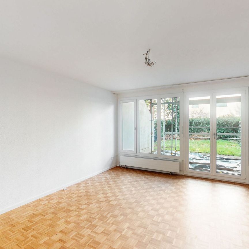 Maisonette apartment with beautiful garden seating area - Photo 1