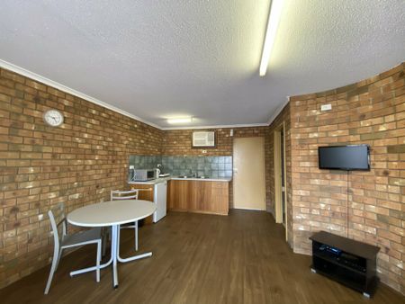 No Vacancies - Partly Furnished Unit - Electricity and Water Included. - Photo 3