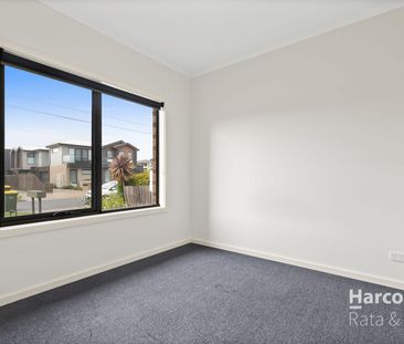 Charming 3-Bedroom Home in Thomastown - Photo 3