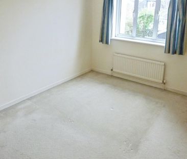 2 bedroom end of terrace house to rent - Photo 3