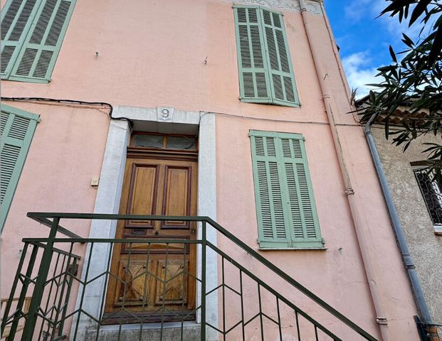 LA MOTTE - Studio d'une superficie de 23m2, - Photo 1