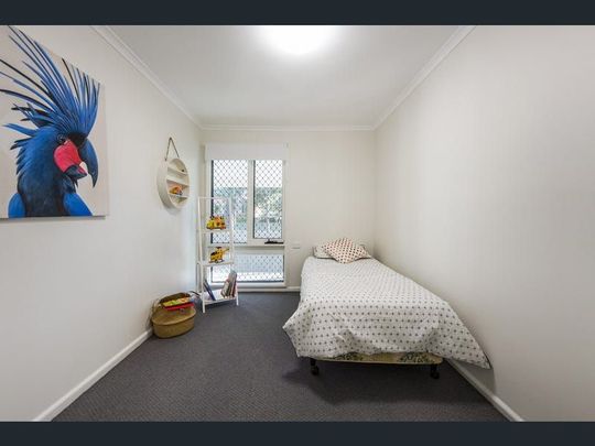 Refreshed 3 bedroom home - Photo 1