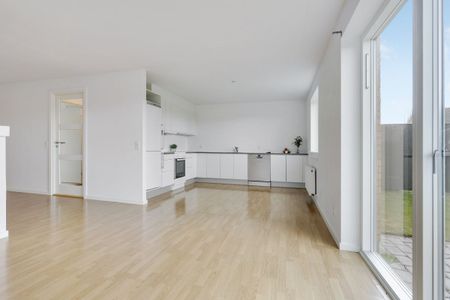 Moderne rækkehus i naturrige og børnevenlige omgivelser med kort afstand til Aarhus - Photo 3