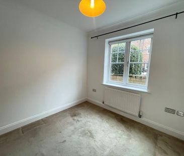 4 bedroom detached house to rent - Photo 2