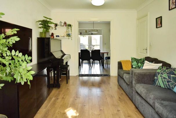 4 bedroom detached house to rent - Photo 1