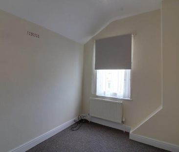 Three Bedroom House To Let in Bramford Lane - Photo 2