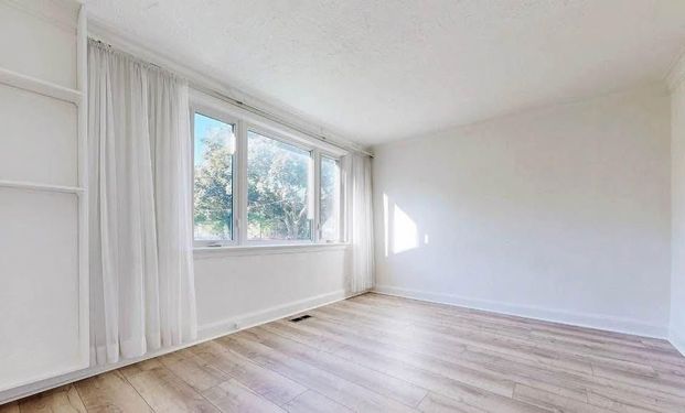 For Lease - 18 Stamford Square Unit# Main, Toronto, Ontario - Photo 1