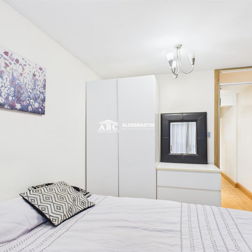 Heather Walk, HA8 9TS, Edgware - Photo 1