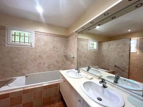 CHATEAURENARD - Villa de plain-pied sur 2 000 m² de terrain, - Photo 1