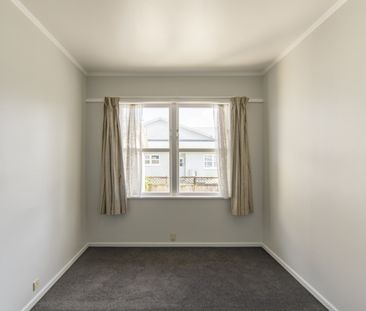 Three Bedroom Family Home - Photo 3