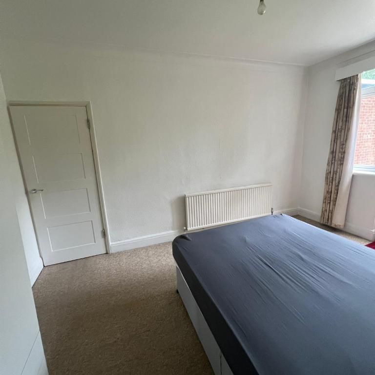 House share to rent - Photo 1