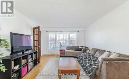 18 PROUSE DRIVE - Photo 3