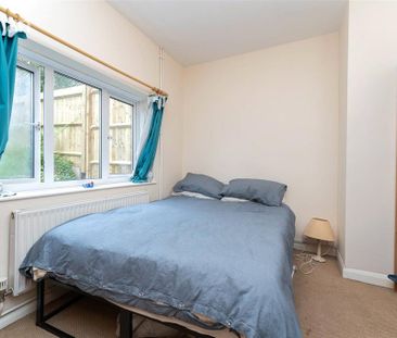 5 bedroom semi-detached house to rent - Photo 5