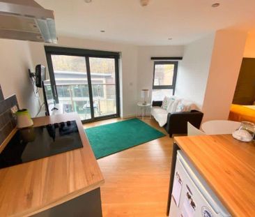 Studio to rent - Photo 1