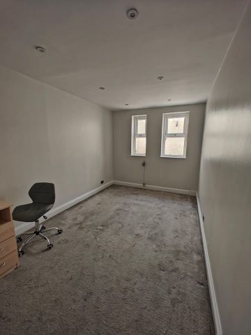 3 Bed Flat, Median Road, E5 - Photo 4