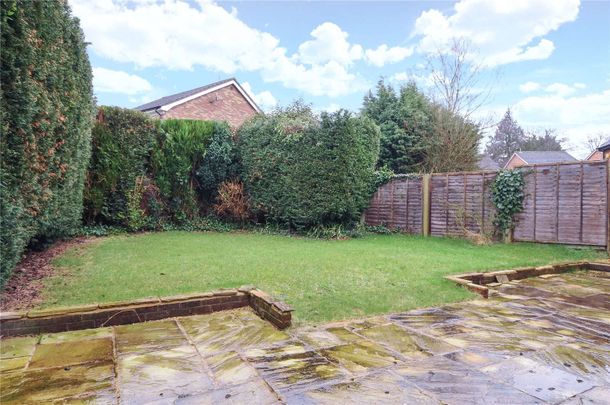 Four bedroom detached family home in a popular residential location in Windlesham. - Photo 1