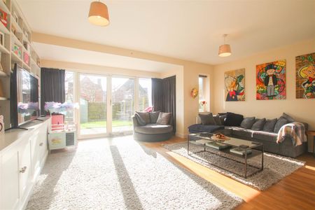 Pavilion Way, Saffron Walden - Photo 2