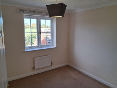 3 bedroom detached house to rent - Photo 3