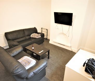 Beulah View, Leeds, West Yorkshire - Photo 5