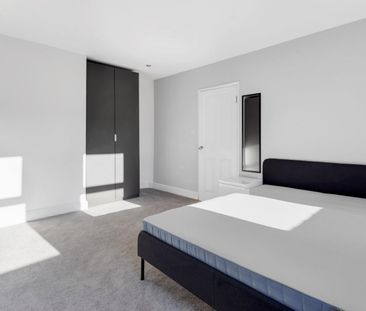 1 bedroom Flat To Let - Photo 3