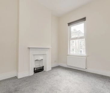 4 bedroom house in London - Photo 4