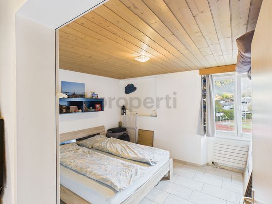 Schöne 3.5-Zimmer-Wohnung in zentraler Wohnlage in Mollis - Photo 1