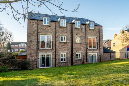 Stephenson Court, Off Leeman Road, York, YO26 6AU - Photo 2