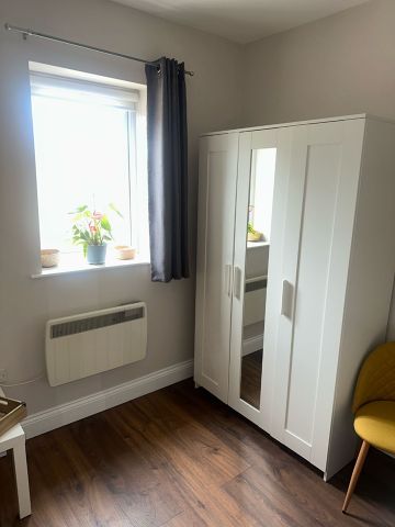 1 Bed Flat, The Mall, W5 - Photo 3