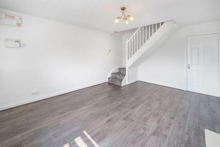 2 bedroom semi-detached house to rent - Photo 2