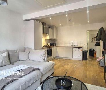 Oxford Street, Ripley, DE5 - Photo 2