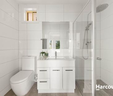 Modern Family Home in a Peaceful Pakenham Pocket - Photo 3