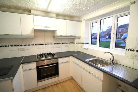 2 bedroom terraced house to rent - Photo 4