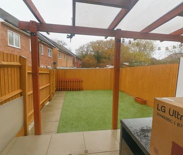 2 Bed Terraced House, Clarence Gardens, LU1 - Photo 5