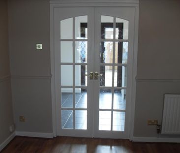 2 bedroom semi-detached house to rent - Photo 6