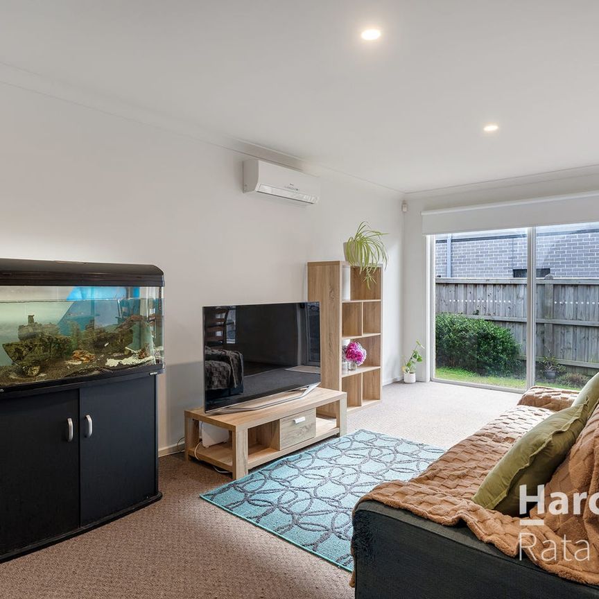 Stylish Living with Everyday Convenience at Your Doorstep - Photo 1