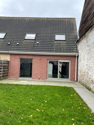 EENGEZINSWONING + tuin - Photo 1