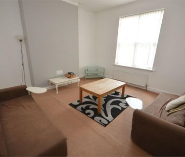 4 bedroom terraced house to rent - Photo 3