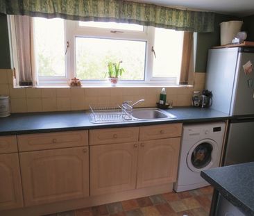 Bishop Luffa Close, Chichester - Photo 1