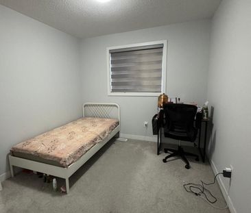 For Lease - 89 Kindred Row, Stittsville - Munster - Richmond, Ontario - Photo 3