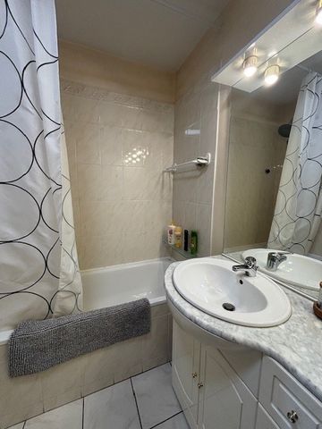 Location Appartement 3 pièces 75m² BORDEAUX 33300 - Photo 5