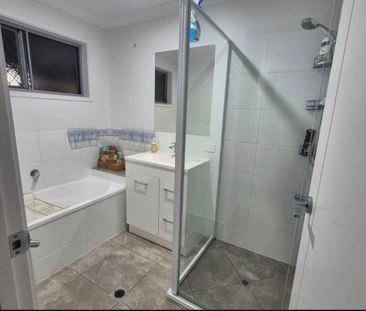 Eli Waters - Photo 5