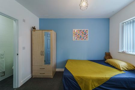 Room in a Shared House, Charter Avenue, CV4 - Photo 3