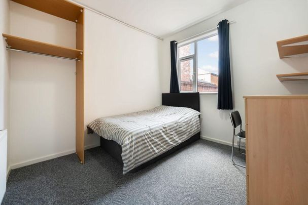 9 bedroom terraced house to rent - Photo 1