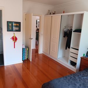 Cheltenham - Photo 2