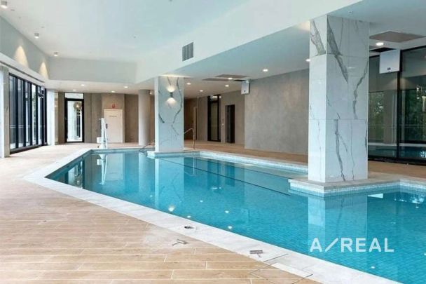 “Sophisticated Apartment with Sweeping Views in the Riverfront Complex” - Photo 1