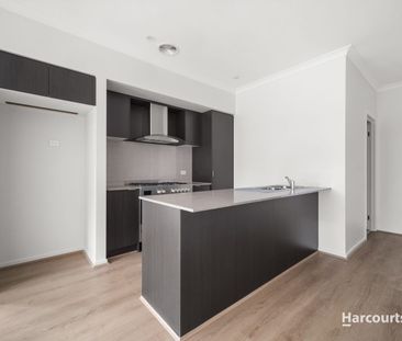 6 Fabius Way, Manor Lakes, Vic 3024 - Photo 4