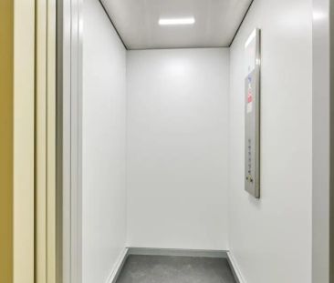 Pronájem prostorného bytu 3+1 s neprůchozími pokoji a balkonem | Ka... - Photo 2